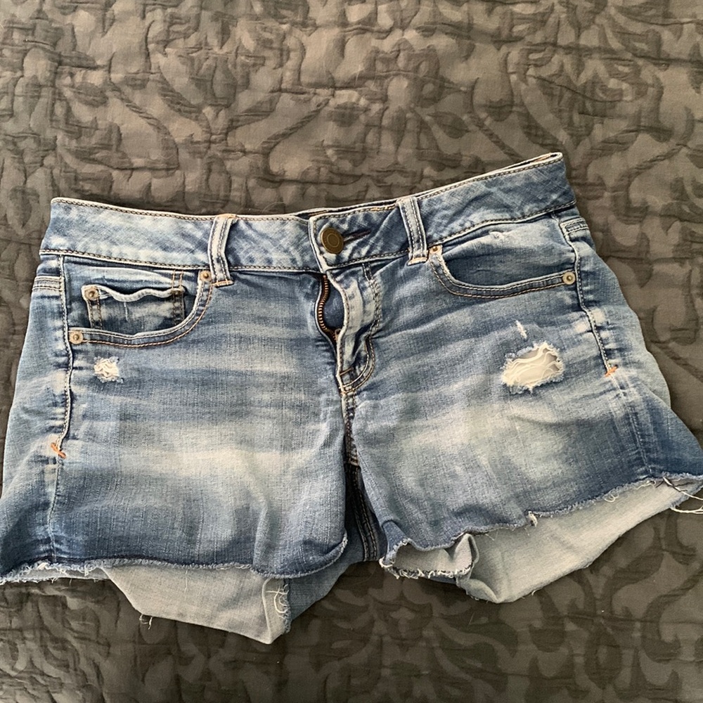 Distressed super stretch shortie